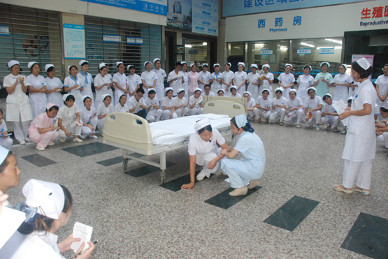我院2013年护理新职工岗前培训亮点纷呈
