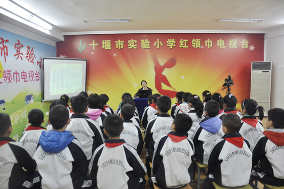 我院健康教育活动走进市实验小学