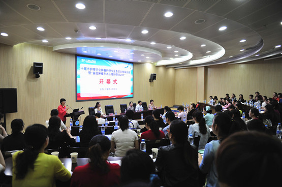 市护理学会肿瘤护理专业委员会换届会议在我院成功举行
