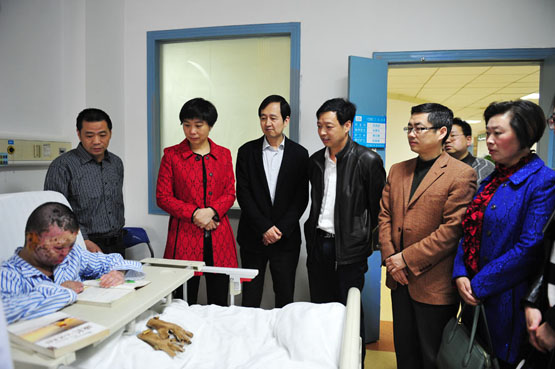 烧伤女童在人医成功“换脸”续：